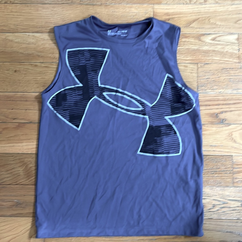 Under Armour top boy XL tank